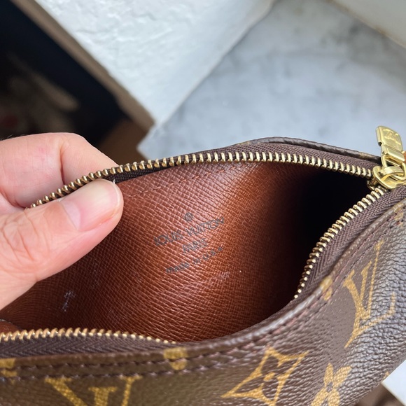 Louis Vuitton Mini Papillon - Picture 8 of 11